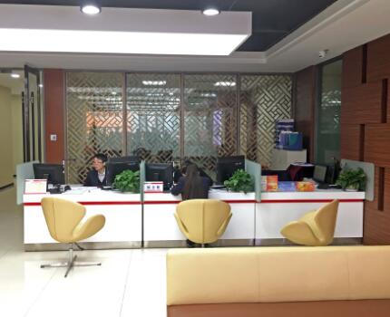 華龍證券股份有限公司蘭州酒泉路證券營業(yè)部成立于2001年9月。營業(yè)部秉承“客戶至上，誠信為本，規(guī)范經(jīng)營，服務創(chuàng)新”的企業(yè)宗旨，依托華龍證券公司雄厚的研發(fā)力量和高質量的客戶服務，