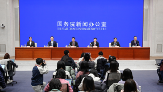 國(guó)新辦舉行新聞發(fā)布會(huì)：介紹大力推動(dòng)中長(zhǎng)期資金入市，促進(jìn)資本市場(chǎng)高質(zhì)量發(fā)展有關(guān)情況