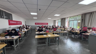 方正證券“投資者教育進百?！被顒幼哌M蘭州工商學院助力青年學子提升金融素養(yǎng)